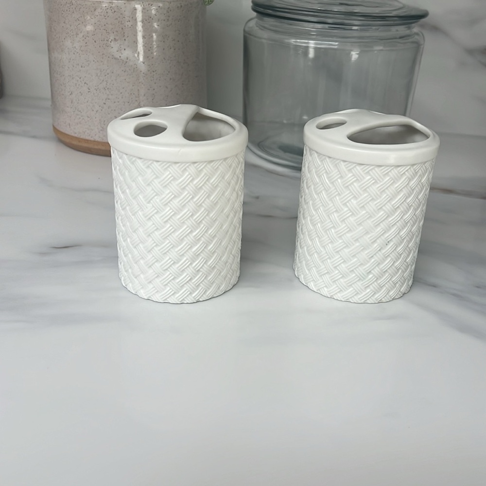 Pair of Pottery Barn ceramic toothbrush holders - Picture 8 of 8